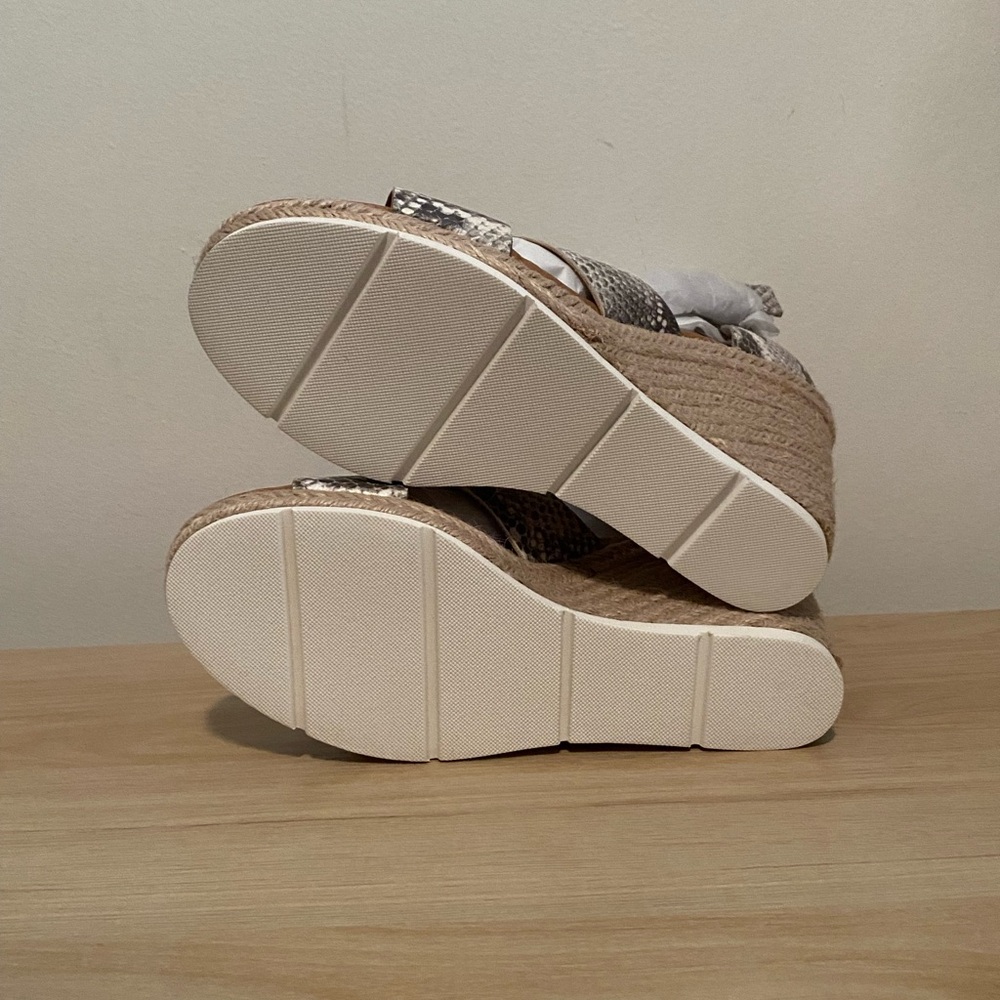 Treasure & Bond Snakeskin Pattern Wedges sz7 - Picture 4 of 5